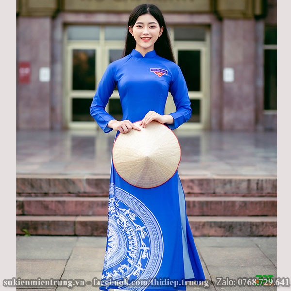 Áo dài xanh hoa văn