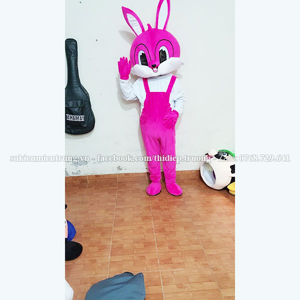 Mascot  thỏ yếm hồng