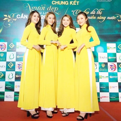 Áo dài Vàng quần trắng