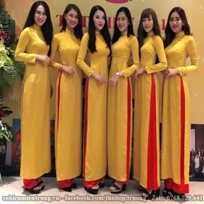 Áo dài Vàng, quần đỏ
